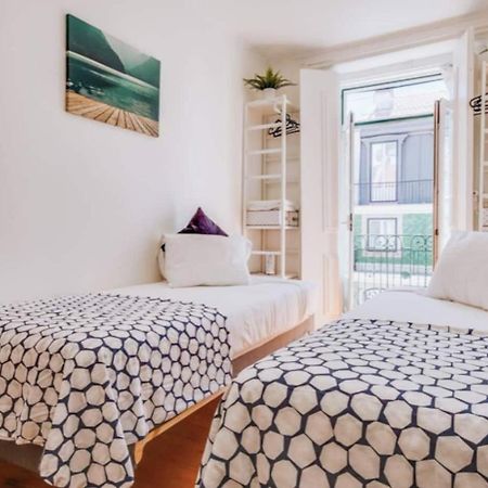 3 Bedroom Apartment In Baixa With River View Lisbon Bagian luar foto