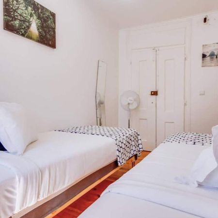 3 Bedroom Apartment In Baixa With River View Lisbon Bagian luar foto