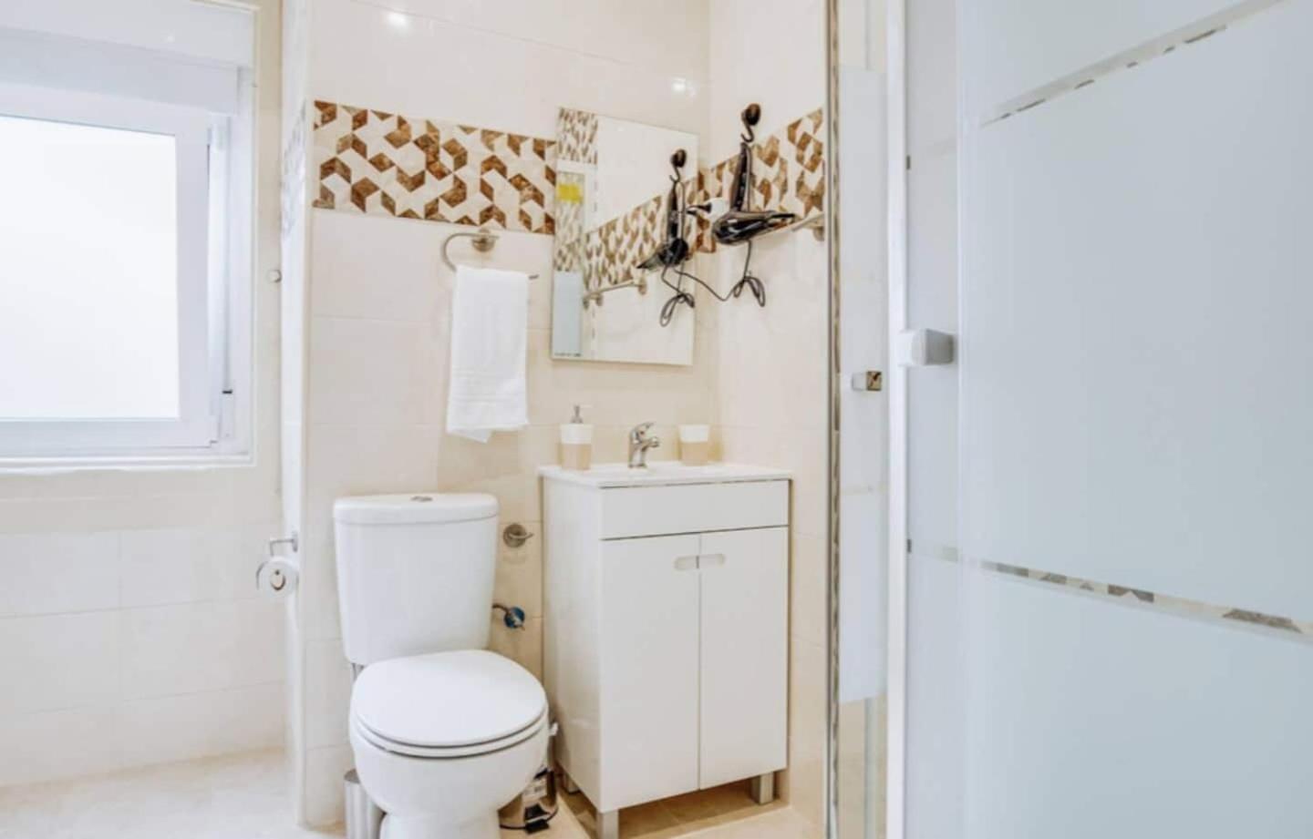 3 Bedroom Apartment In Baixa With River View Lisbon Bagian luar foto