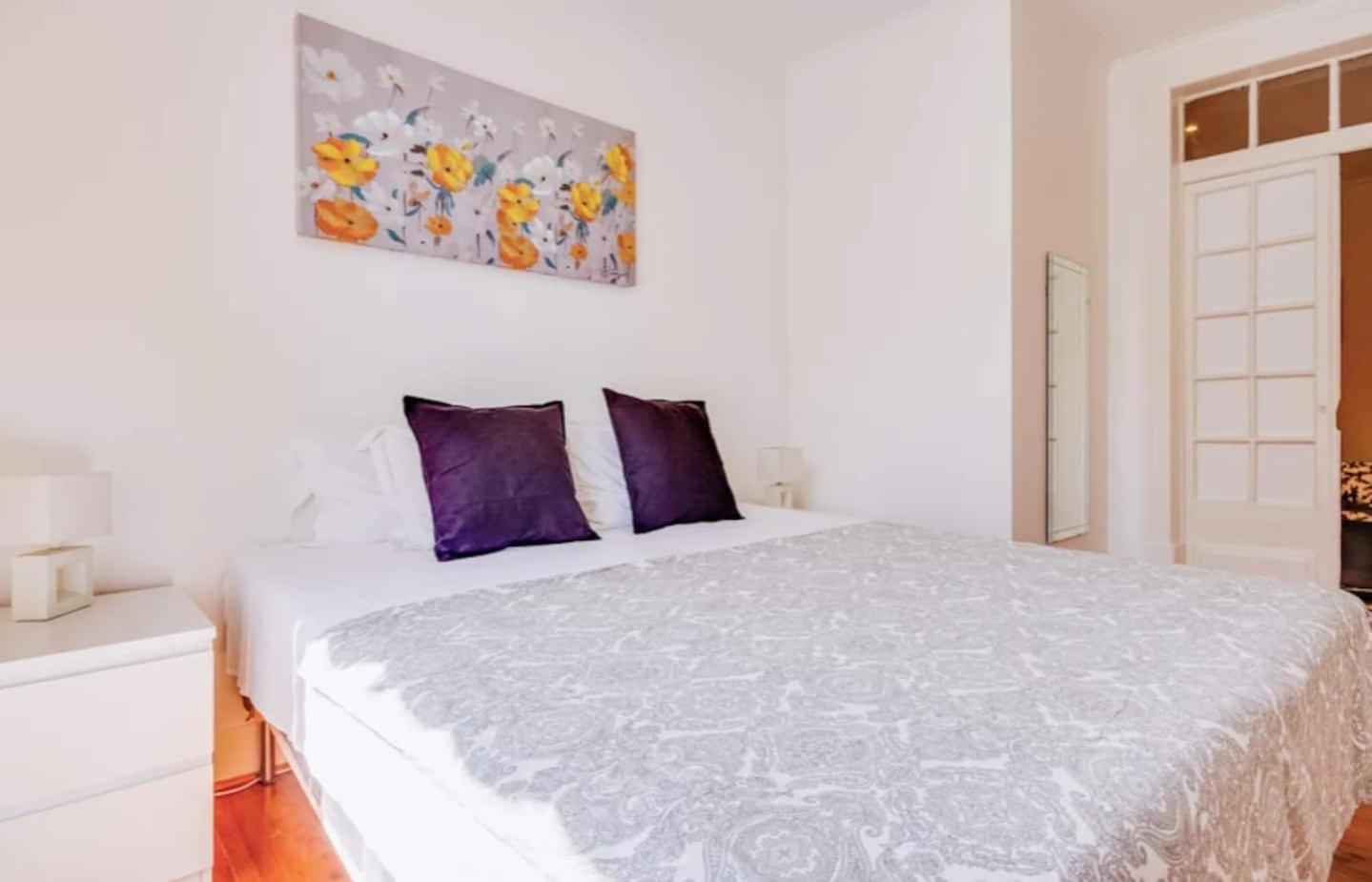 3 Bedroom Apartment In Baixa With River View Lisbon Bagian luar foto