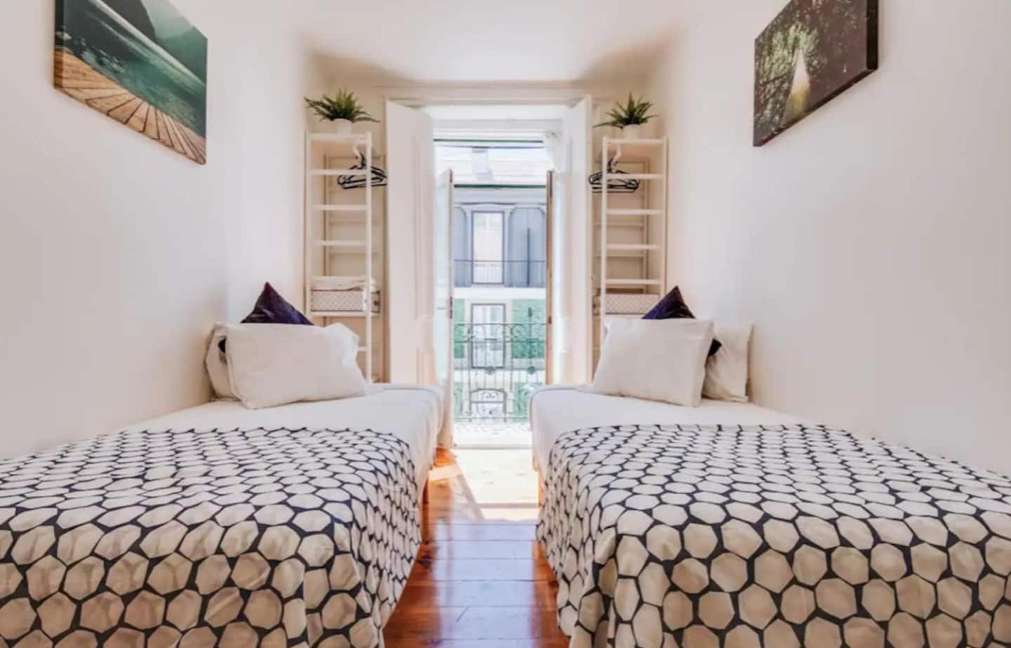 3 Bedroom Apartment In Baixa With River View Lisbon Bagian luar foto