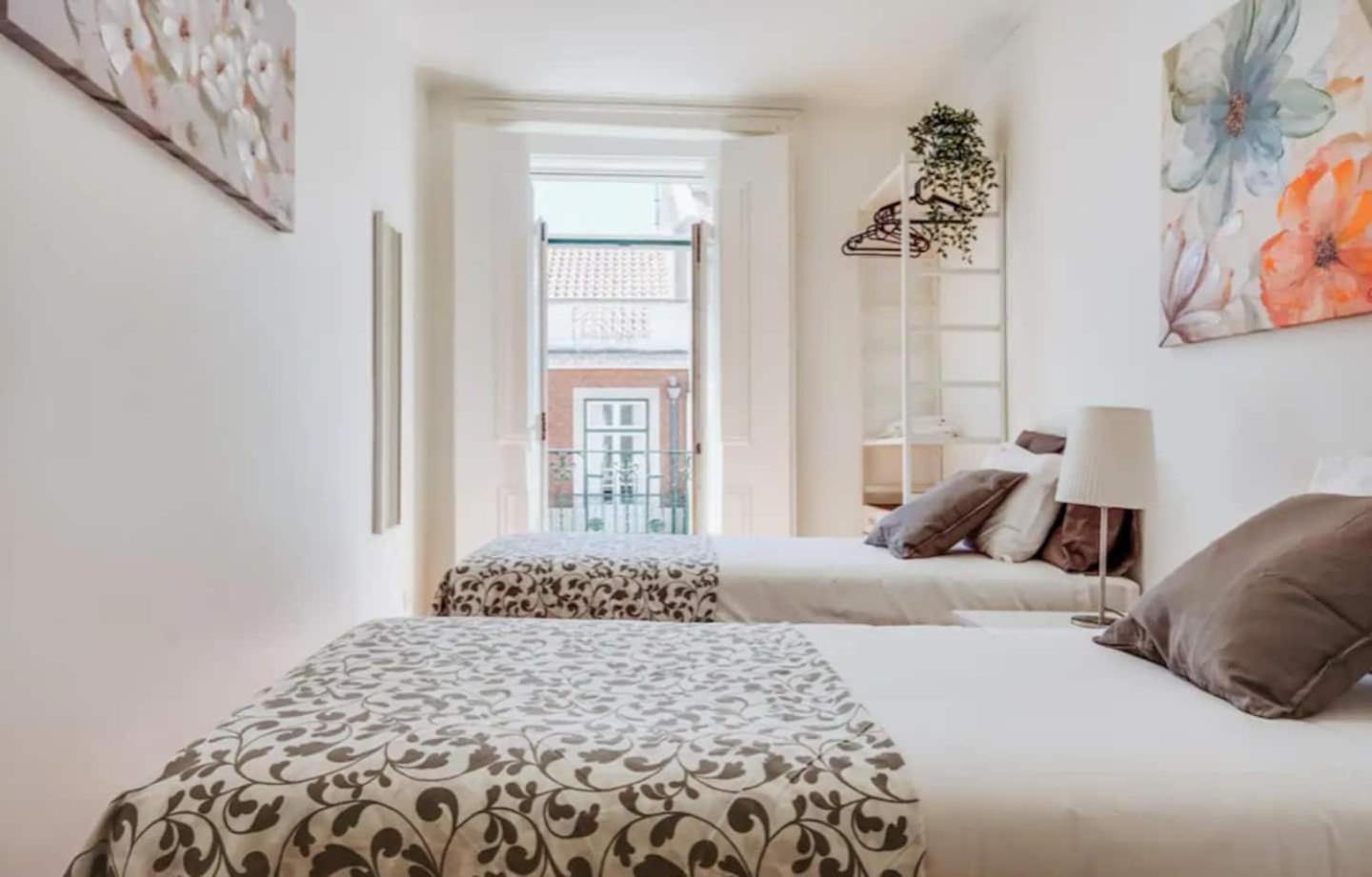 3 Bedroom Apartment In Baixa With River View Lisbon Bagian luar foto