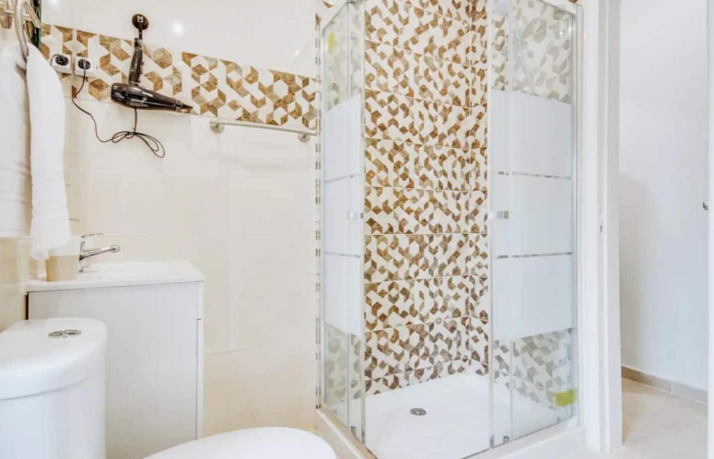 3 Bedroom Apartment In Baixa With River View Lisbon Bagian luar foto